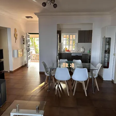 Casa La Quinta Tatil Evi